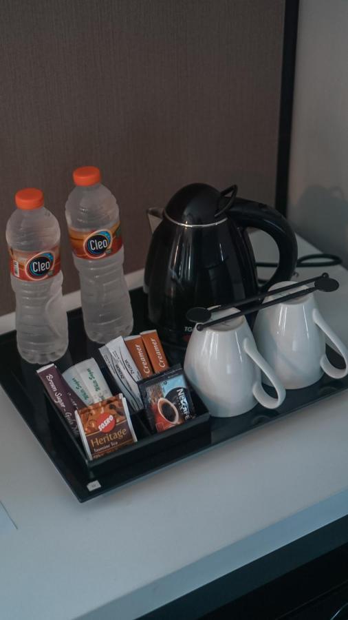 Bess Mansion Hotel Surabaya Wonocolo Екстер'єр фото