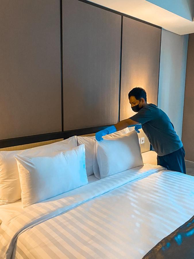 Bess Mansion Hotel Surabaya Wonocolo Екстер'єр фото