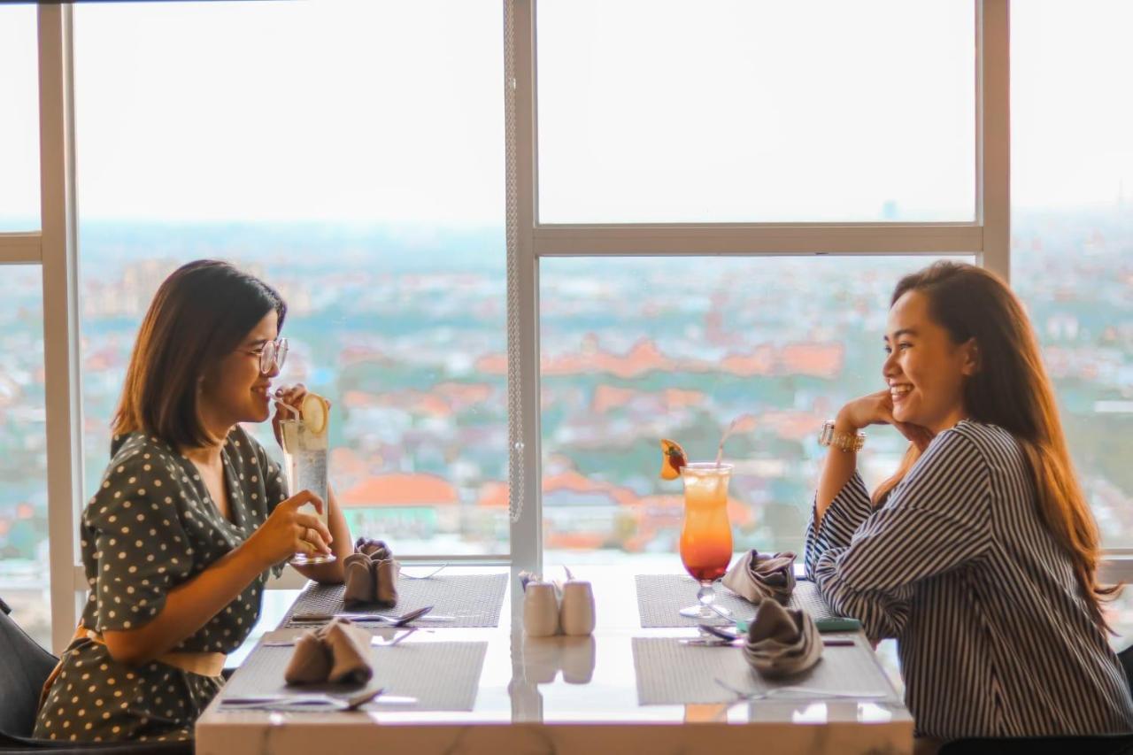 Bess Mansion Hotel Surabaya Wonocolo Екстер'єр фото