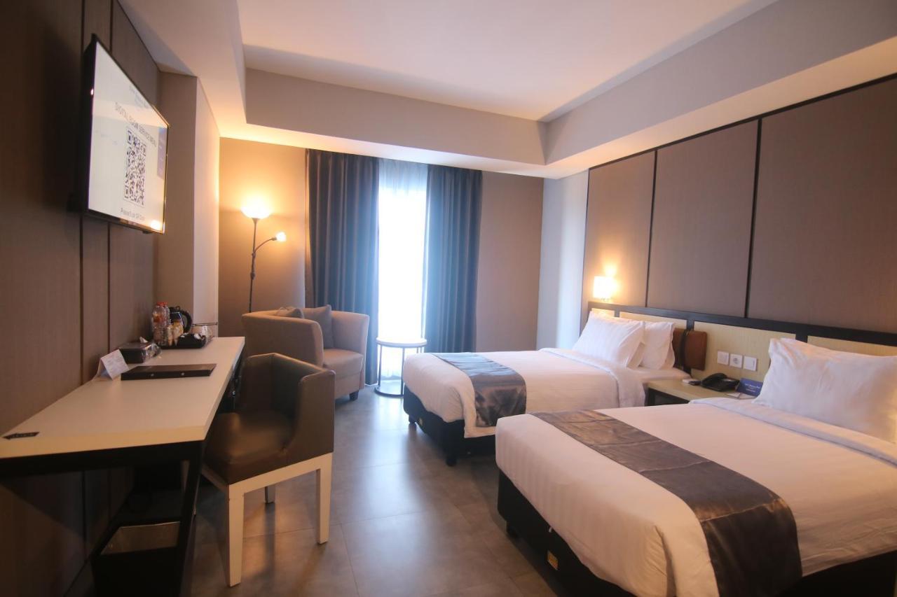 Bess Mansion Hotel Surabaya Wonocolo Екстер'єр фото