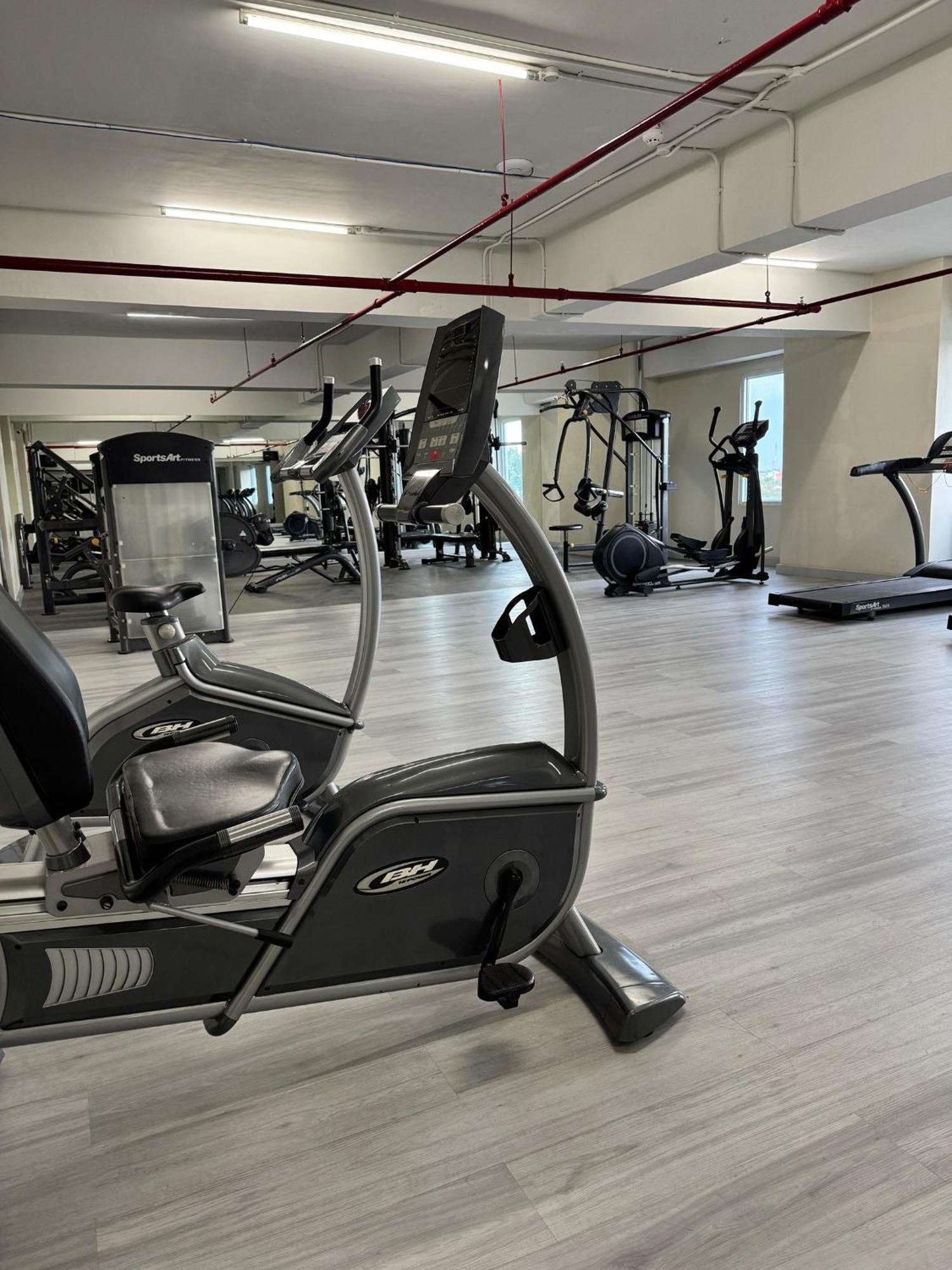 Bess Mansion Hotel Surabaya Wonocolo Екстер'єр фото